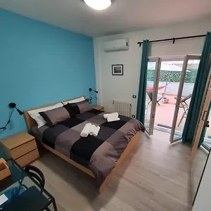 https://home-napoli.hotels-amalfi.com