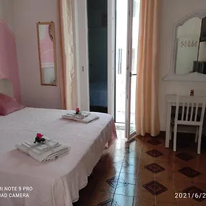 https://enza-rooms-amalfi-coast.hotels-amalfi.com
